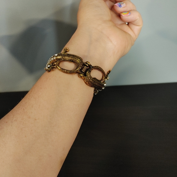 Gold and Silver Rhinestone Gecko Ornament - Picture 6 of 6